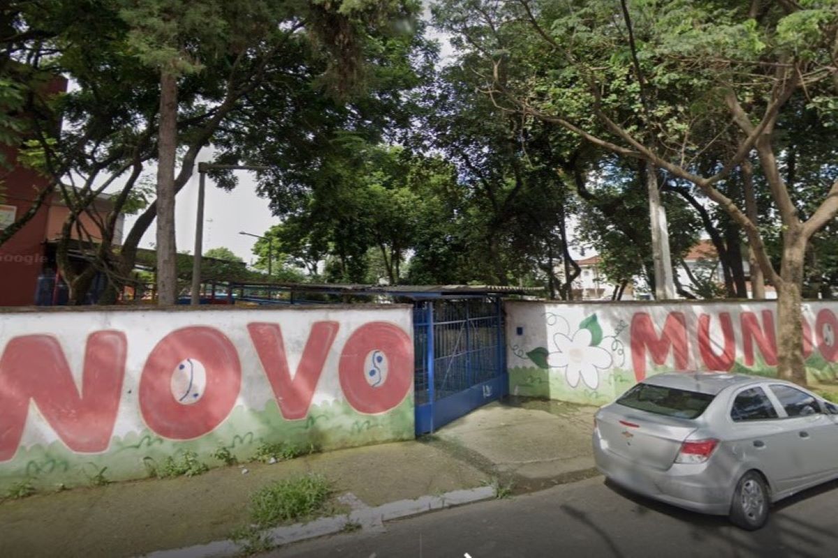 Fachada da creche municipal Diret Parque Novo Mundo, em SP