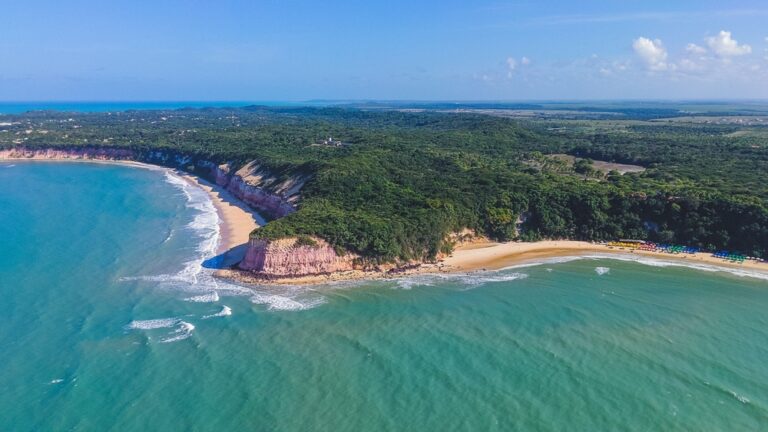 Explore as melhores praias de Pipa com o seu amor!