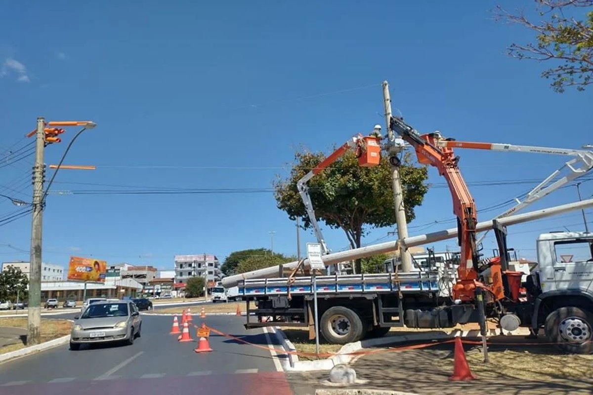 caminhão da Neoenergia