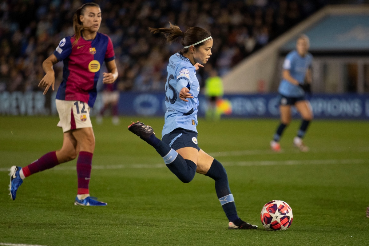 Foto colorida do jogo entre Manchester City e Barcelona pela Liga dos Campeões da Europa de Futebol Feminino 2024/25 - Metrópoles