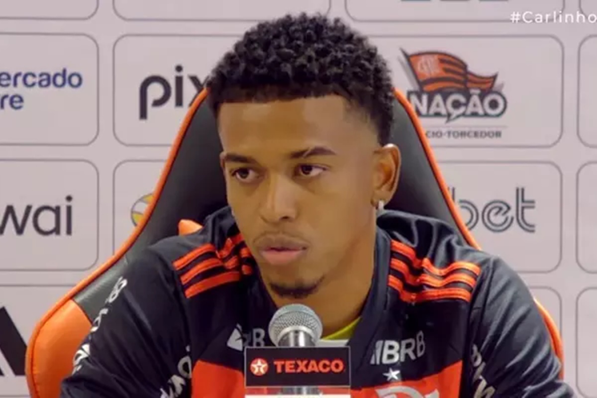 Atacante do Flamengo, Carlinhos