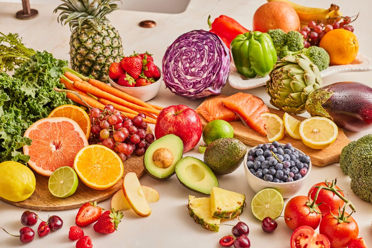 Foto colorida de vários alimentos - Metrópoles - compostos polifenólicos síndrome metabólica