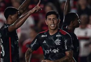 Felipe Teresa comemora o gol marcado pelo Flamengo contra o Bangu