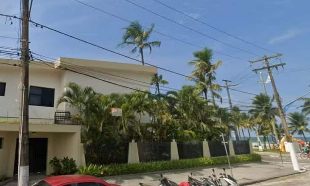 Casa em nome de Paulo Maluf no Guarujá