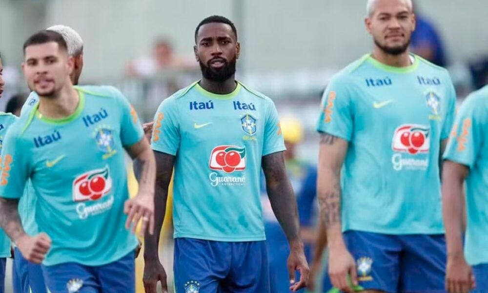 Gerson no treino com a Seleção para próximos jogos das eliminatórias da Copa